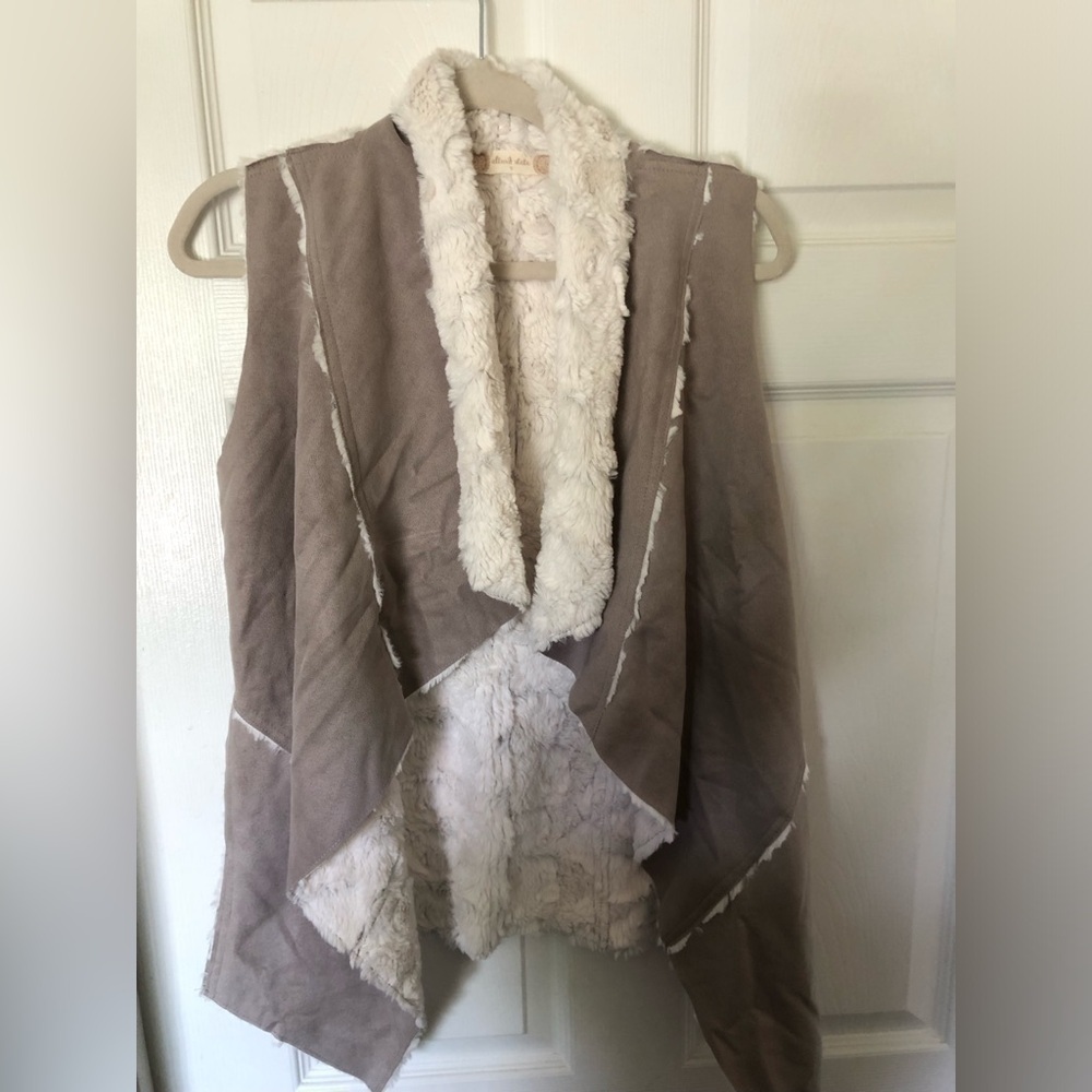 Altar’d State size small vest